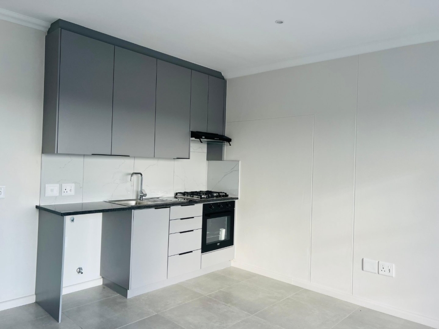 1 Bedroom Property for Sale in Table View Western Cape